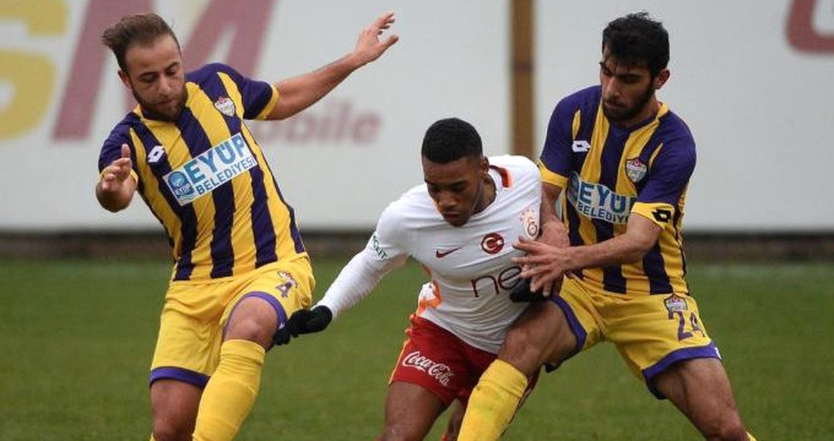 Galatasaray Hazırlık Maçında Eyüpspor\'u 4-0 Yendi