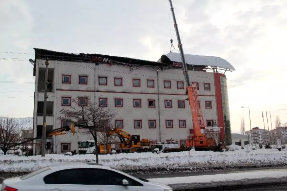 Genç Devlet Hastanesi Çatısı Bir Haftada İkinci Kez Çöktü