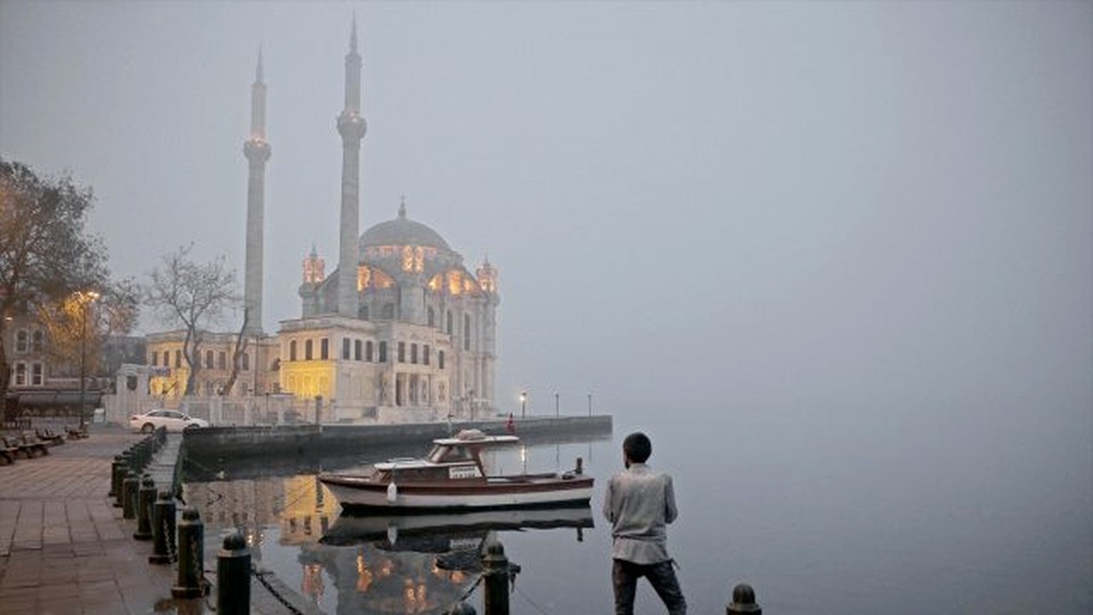İstanbul Boğazı\'nda Sis Etkili Oluyor