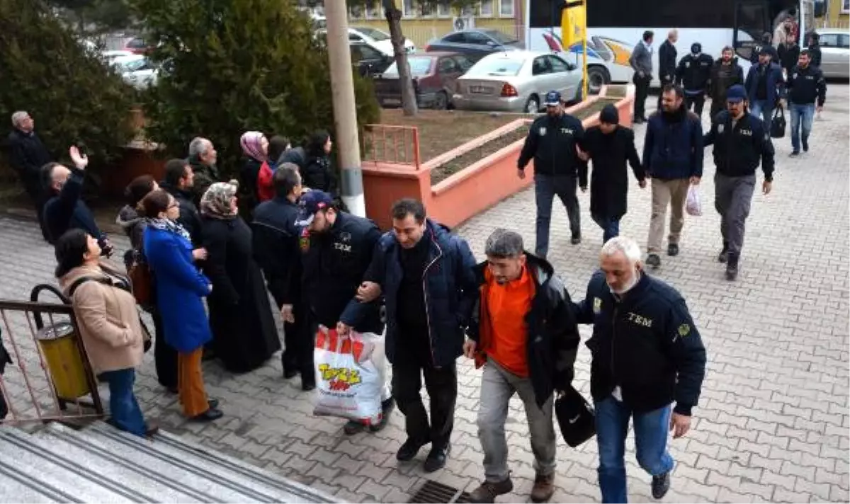 Karabük\'te 10 Polis Fetö\'den Adliyede