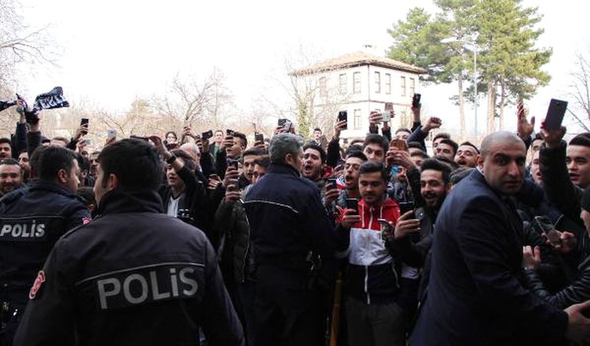 Karabük\'te Beşiktaş\'a Coşkulu Karşılama