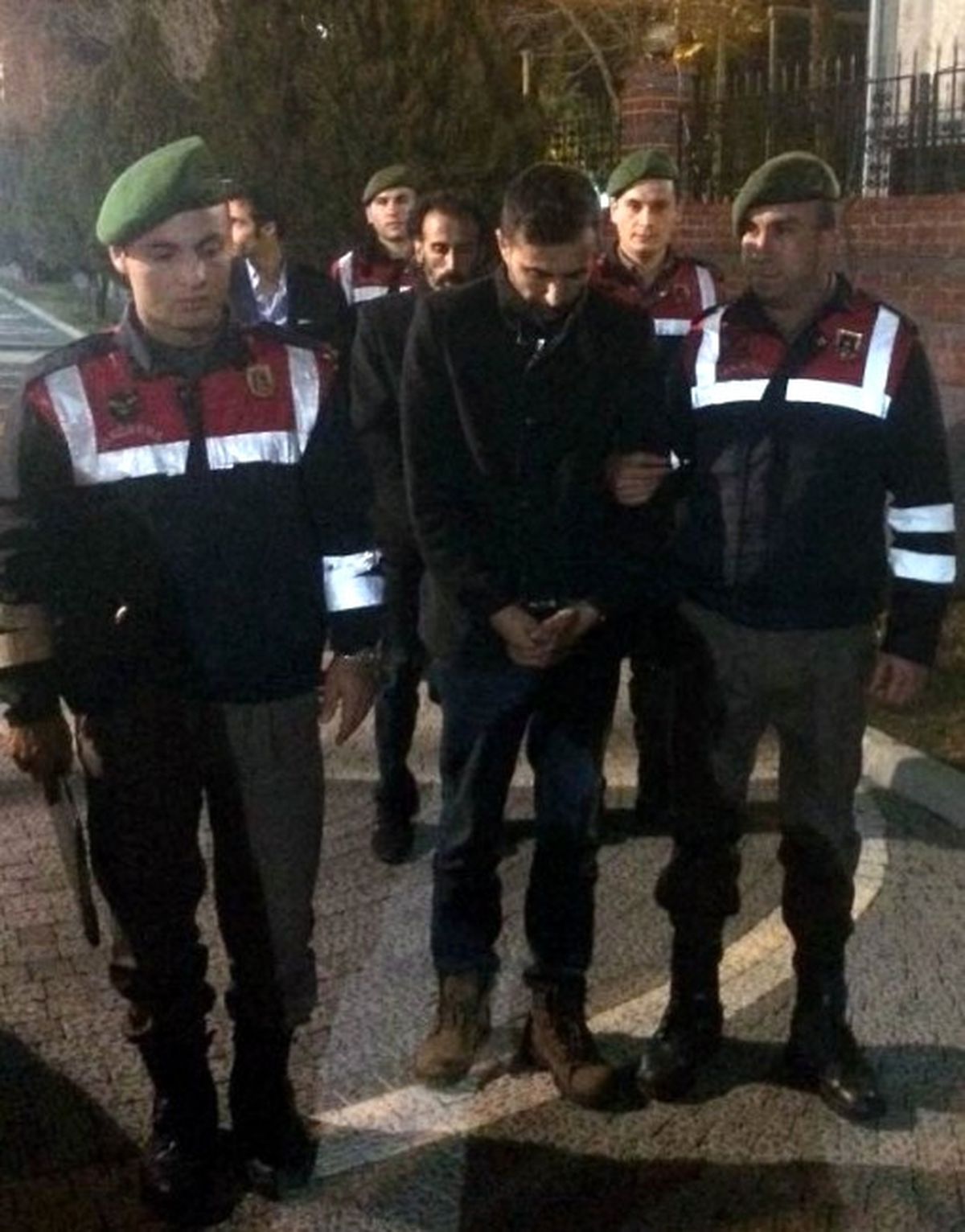 Sigara Dağıtım Aracını Yakanlar Tutuklandı