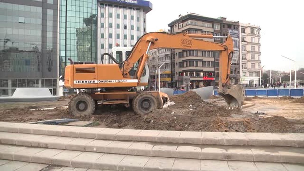 Taksim\'e Yapılacak Caminin Şantiyesi Kuruluyor