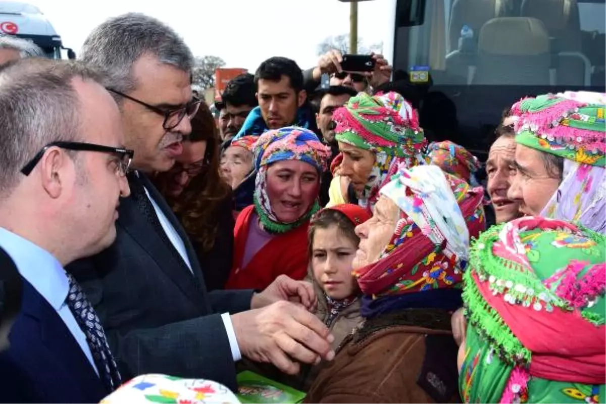 Veysi Kaynak\'tan, Ayvacık\'taki Depremzedelere Ev Müjdesi (1)