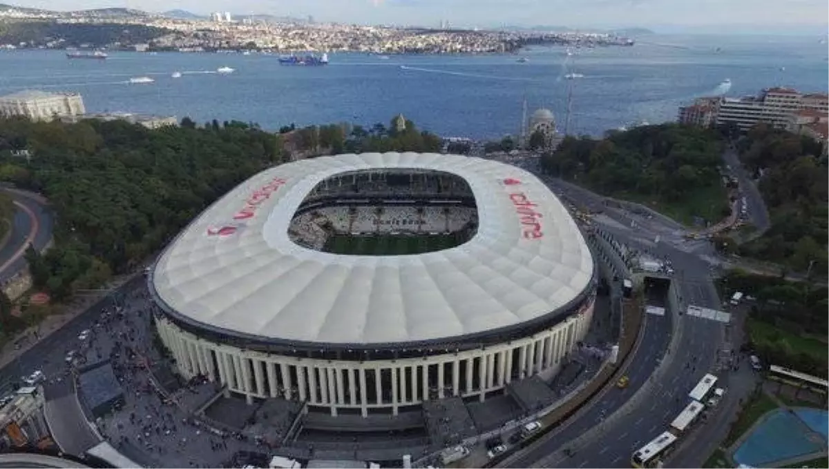 Vodafone Arena\'ya Tırmanarak Girdiler, Uyuya Kaldılar!