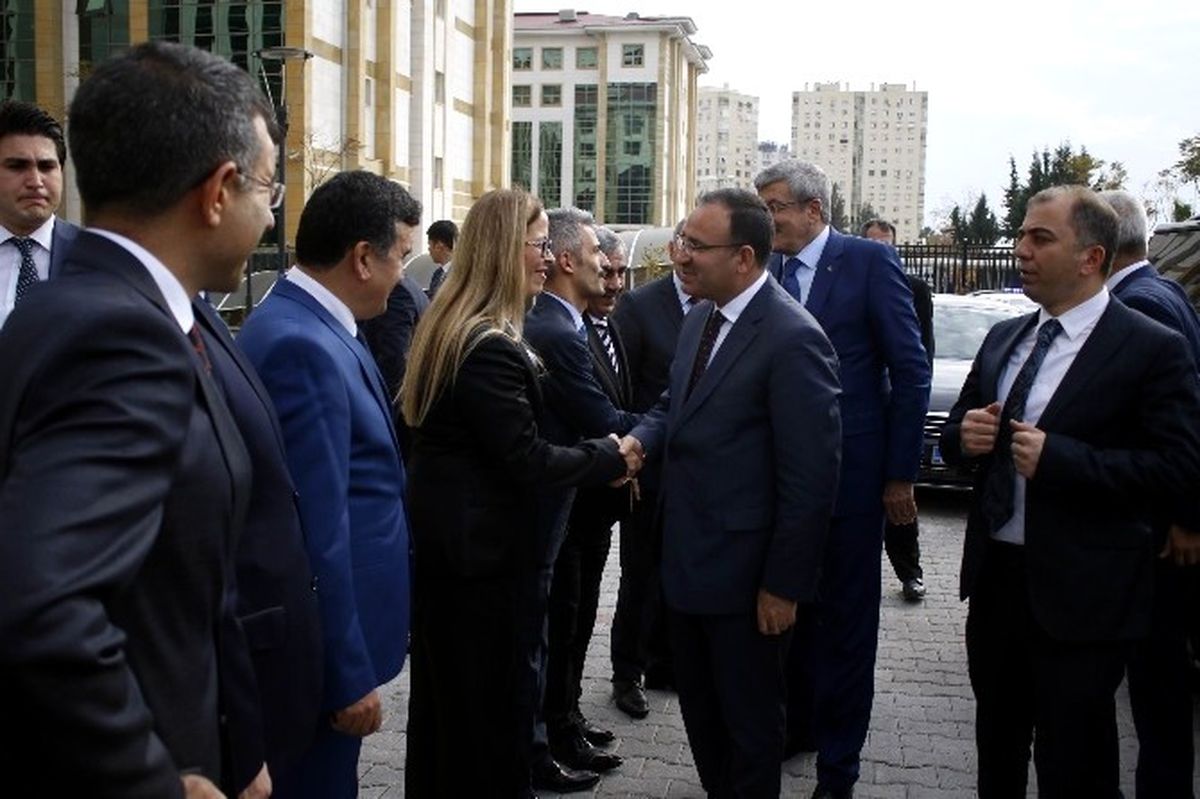 Adalet Bakanı Bozdağ: "Hsyk Yargıyı İktidarın Emrine Veriyor Diyenler Yalanın Şahını Söylüyorlar"