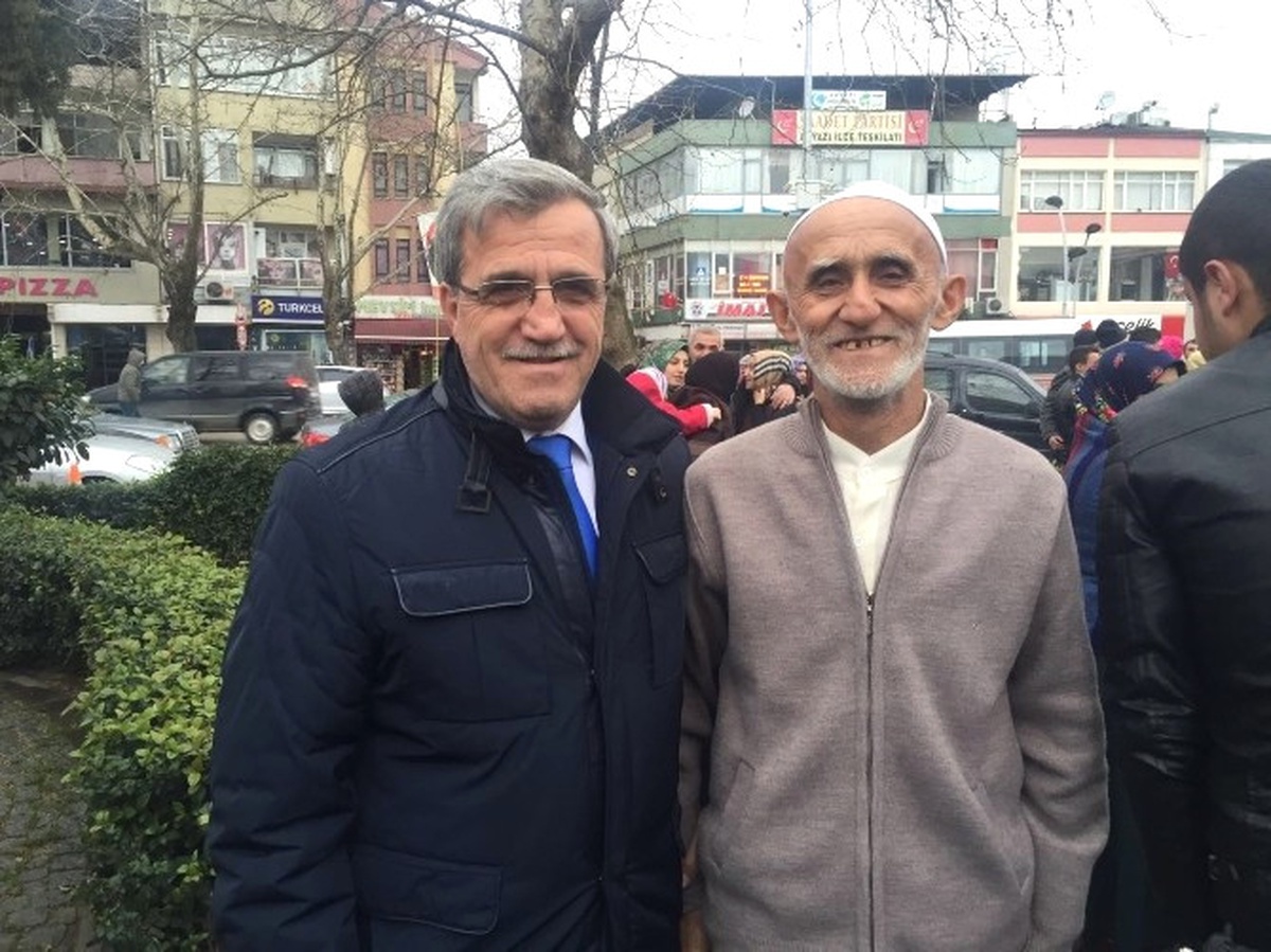 Akyazı\'dan Umre\'ye Dualarla Uğurlandı