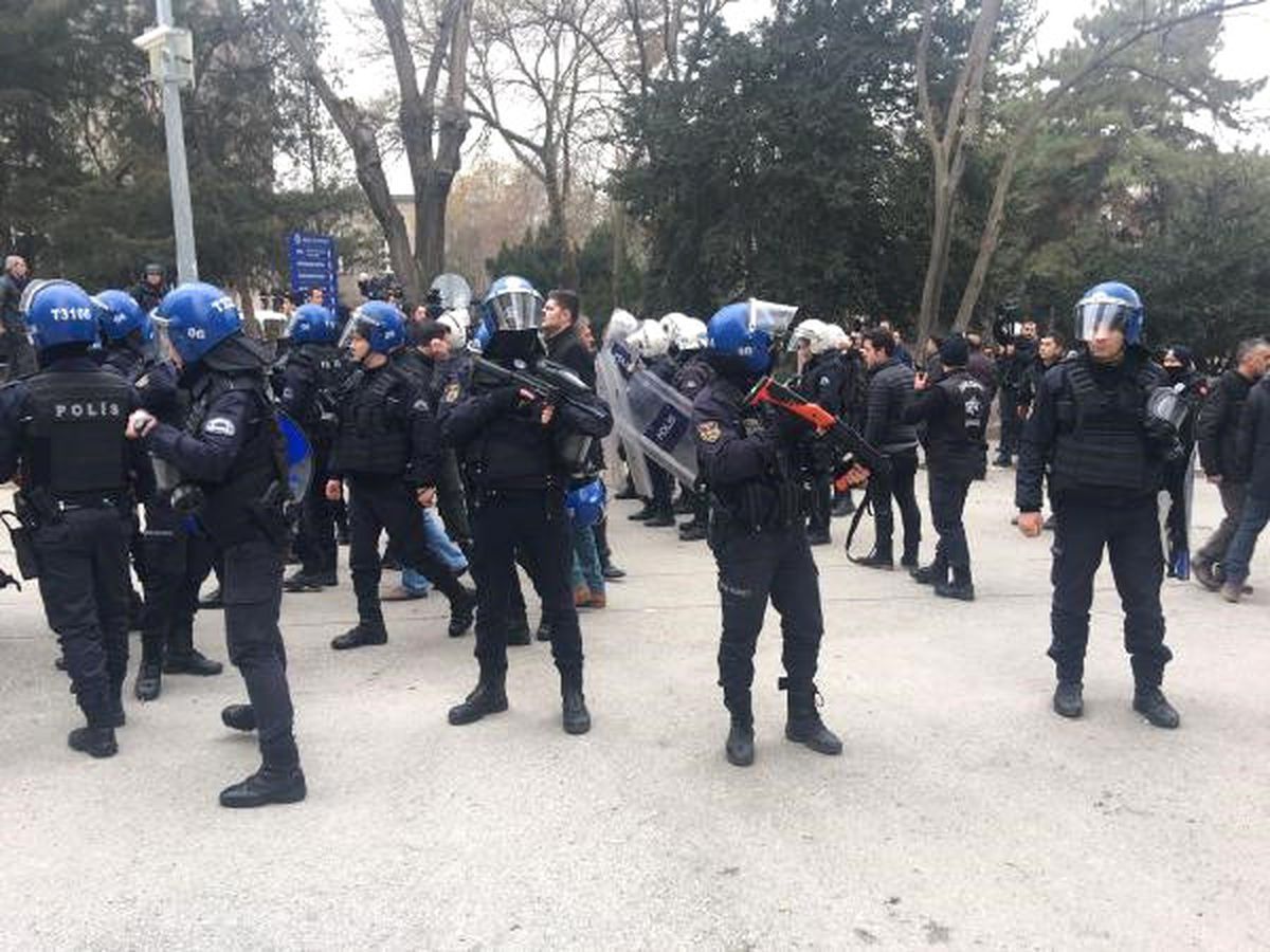 Ankara Üniversitesi Cebeci Kampüsü\'nde Gerginlik (5)