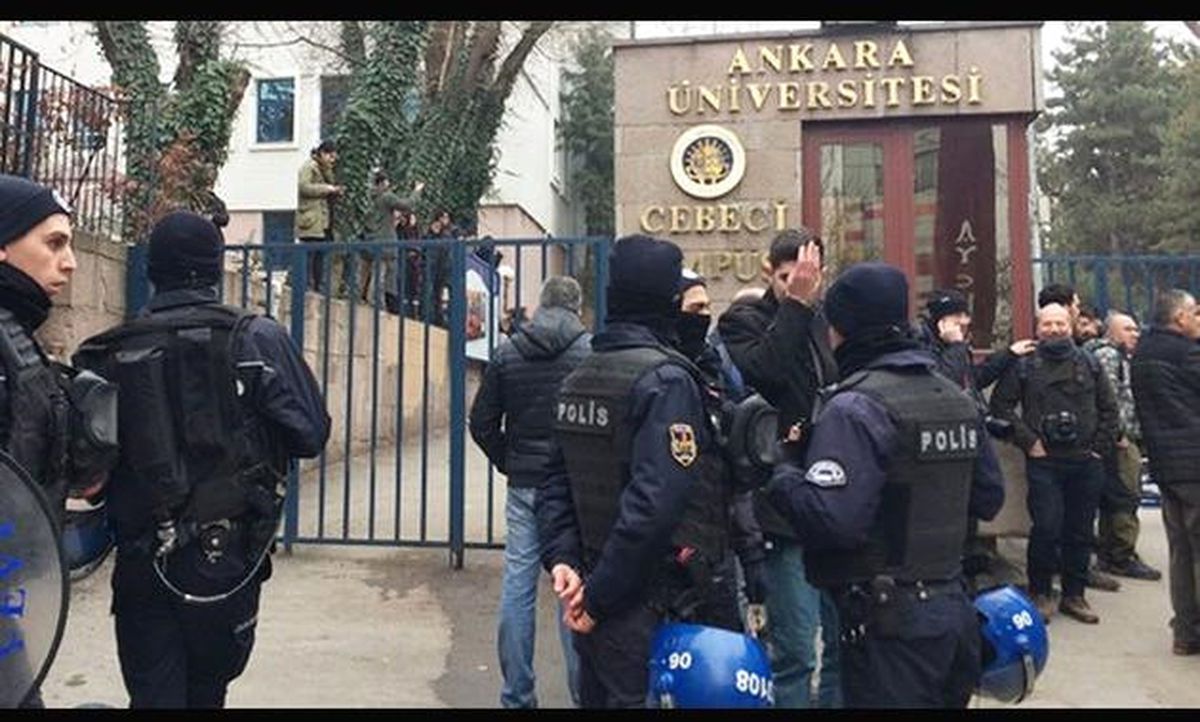 Ankara Üniversitesinde "Khk" Eylemi
