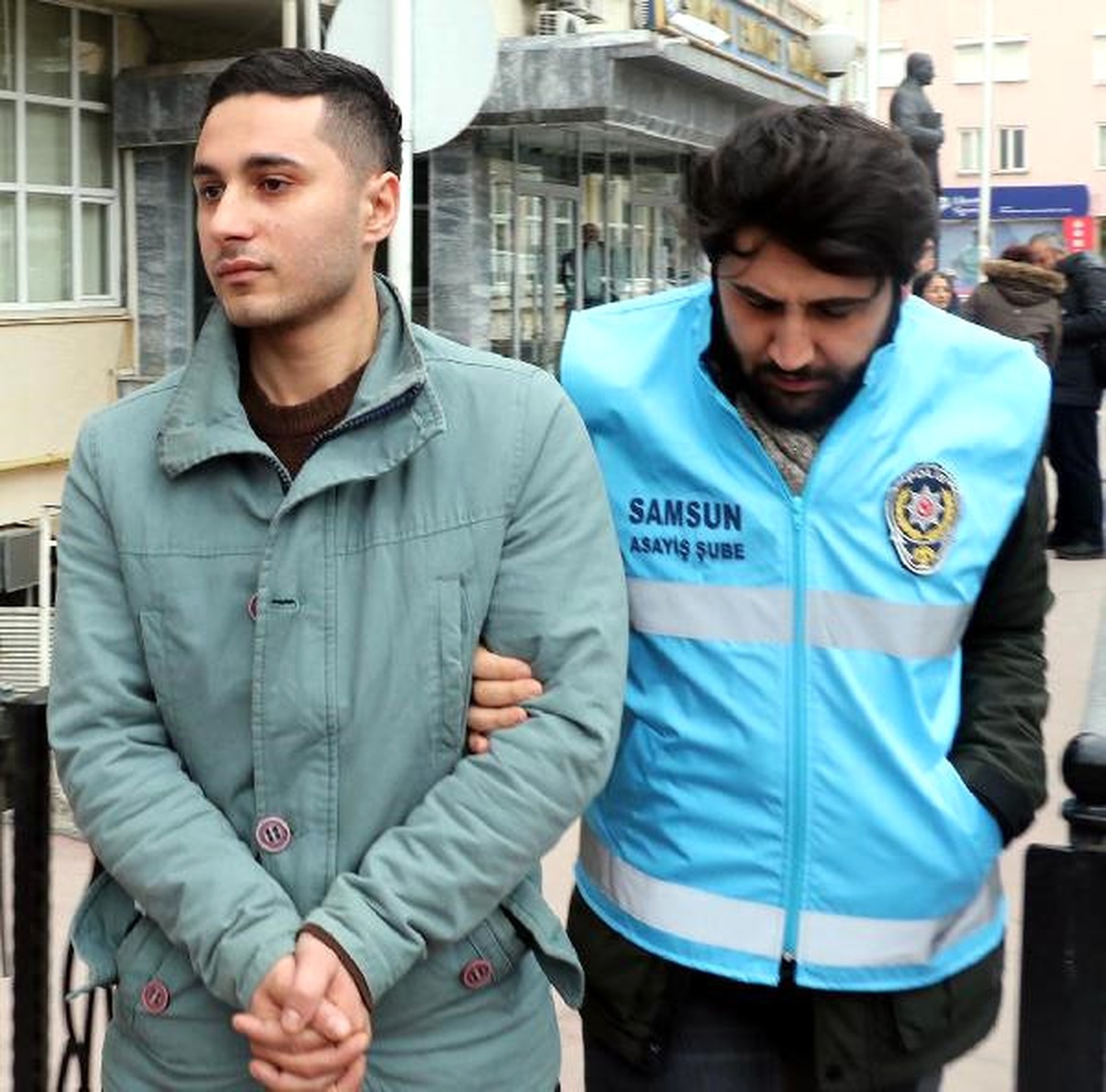 Bahşiş Kavgasında 2 Kişiyi Yaralayan Garson Gözaltına Alındı