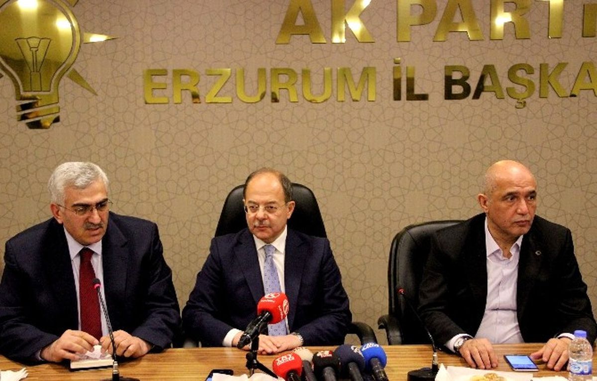 Bakan Akdağ\'ı Şaşırtan Telefon