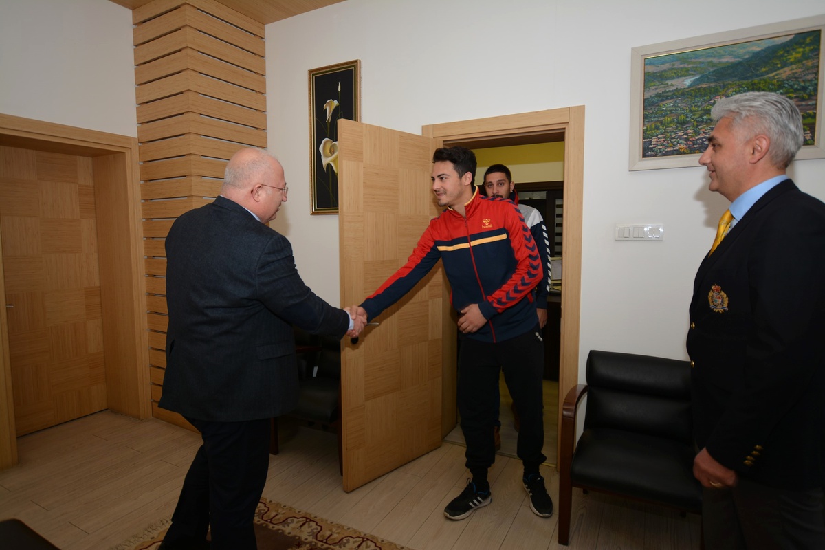 Başkan Gümüş, Menteşe Voleybol Takımına Başarılar Diledi