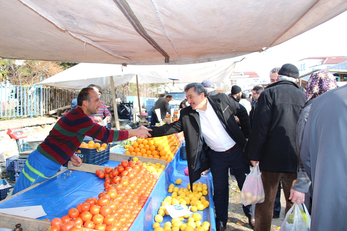 Belediye Başkanı Mehmet Tutal, Pazarcı Esnafıyla Buluştu