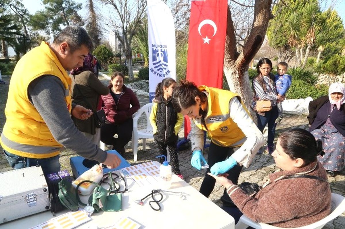 Bodrum\'da Vatandaşın Şeker ve Tansiyonu Ölçüldü