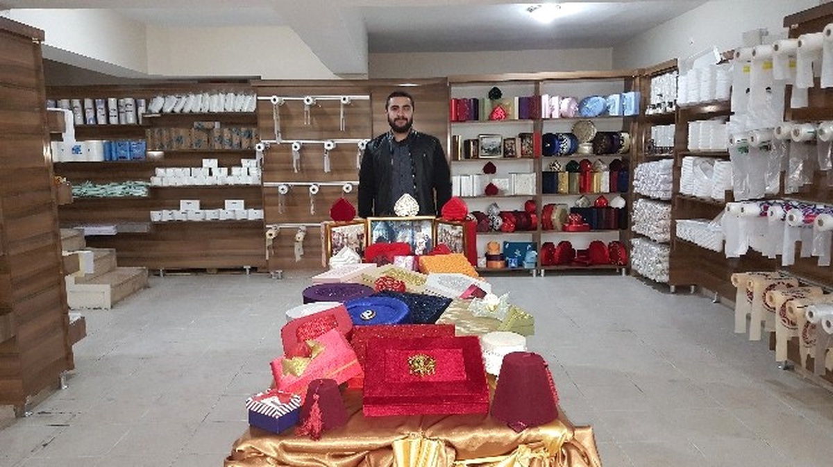 Bölgenin İlk Endüstriyel Ürün Mağazası Tatvan\'da Açıldı