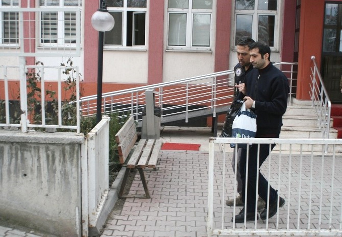 Bolu\'da Fetö\'nün \'Abi\' ve \'Abla\'sı 2 Kişi Tutuklandı