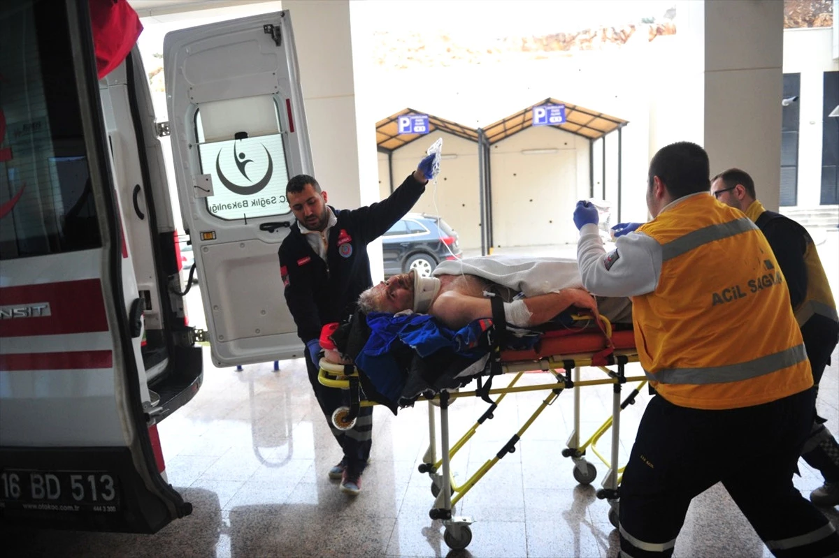 Bursa\'da İnşaattan Düşen İşçi Ağır Yaralandı