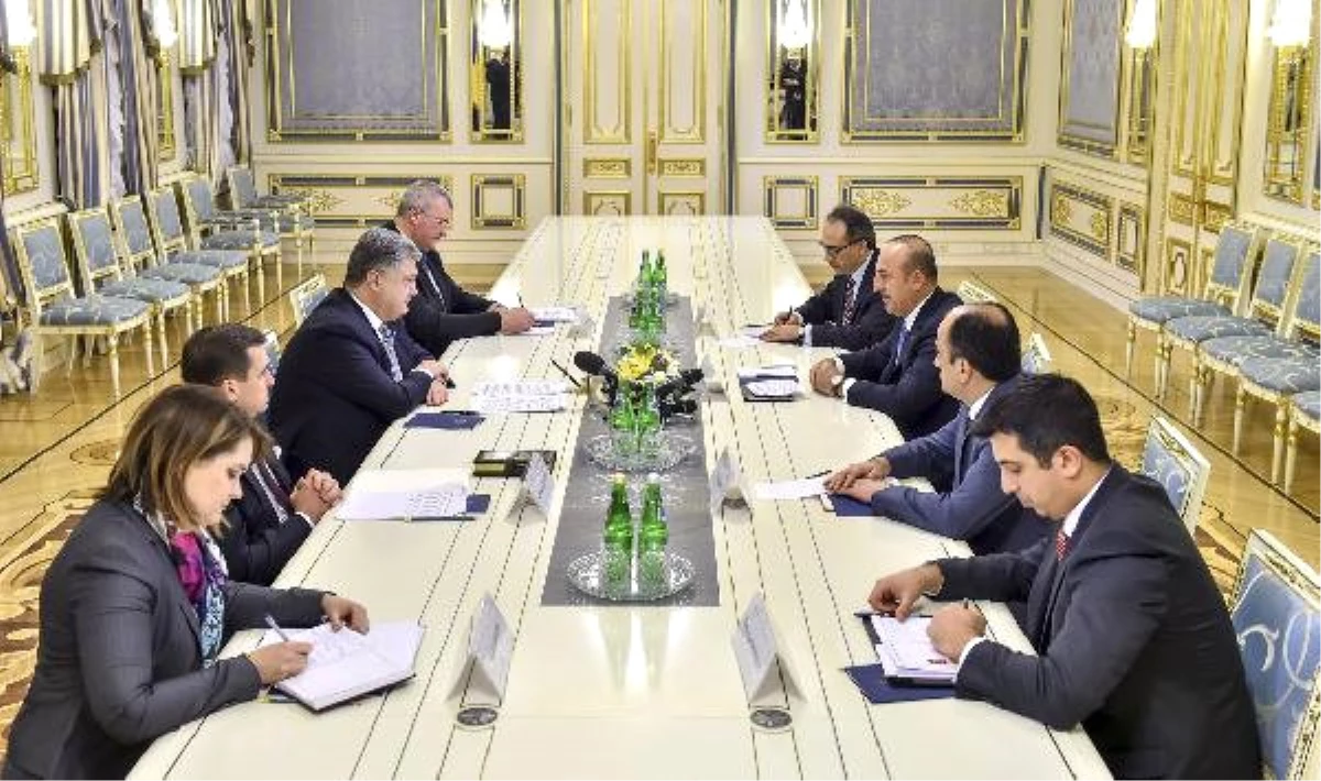 Çavuşoğlu, Ukrayna Lideri Poroşenko ile Görüştü