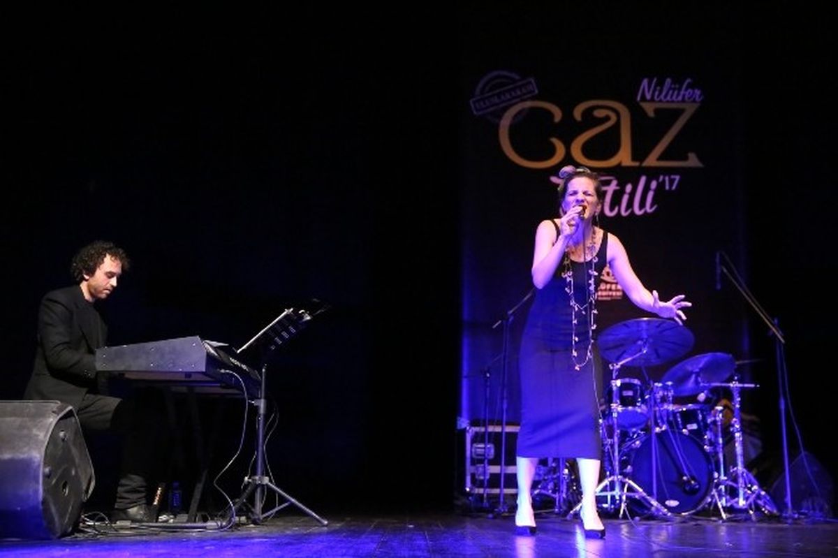 Caz Tatili\'nde Şirin Soysal Sahne Aldı