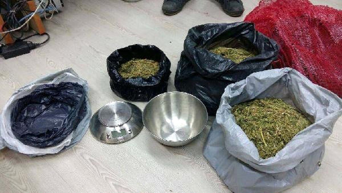 Çuvalda 3 Kilo Esrar Ele Geçirildi: 5 Gözaltı