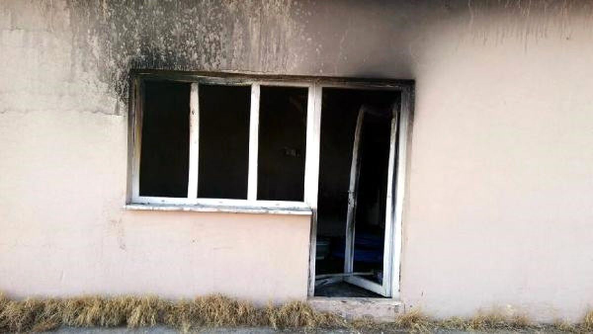 Down Sendromlu Çocuk Cemevinin Kütüphanesini Yaktı