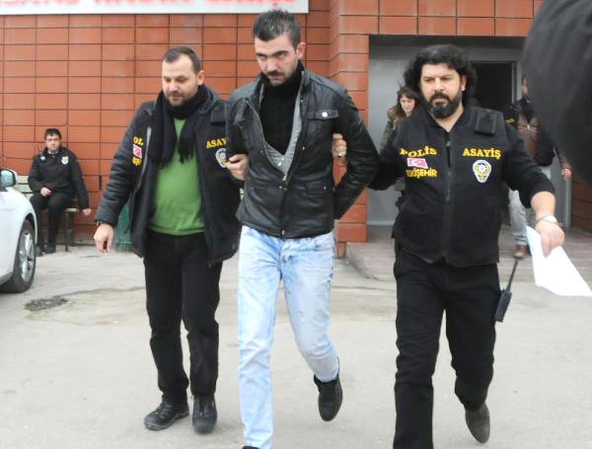 Eskişehir Genç Kadını Arkadaşları Öldüresiye Dövüp Bıçakla Saçlarını Kesmiş