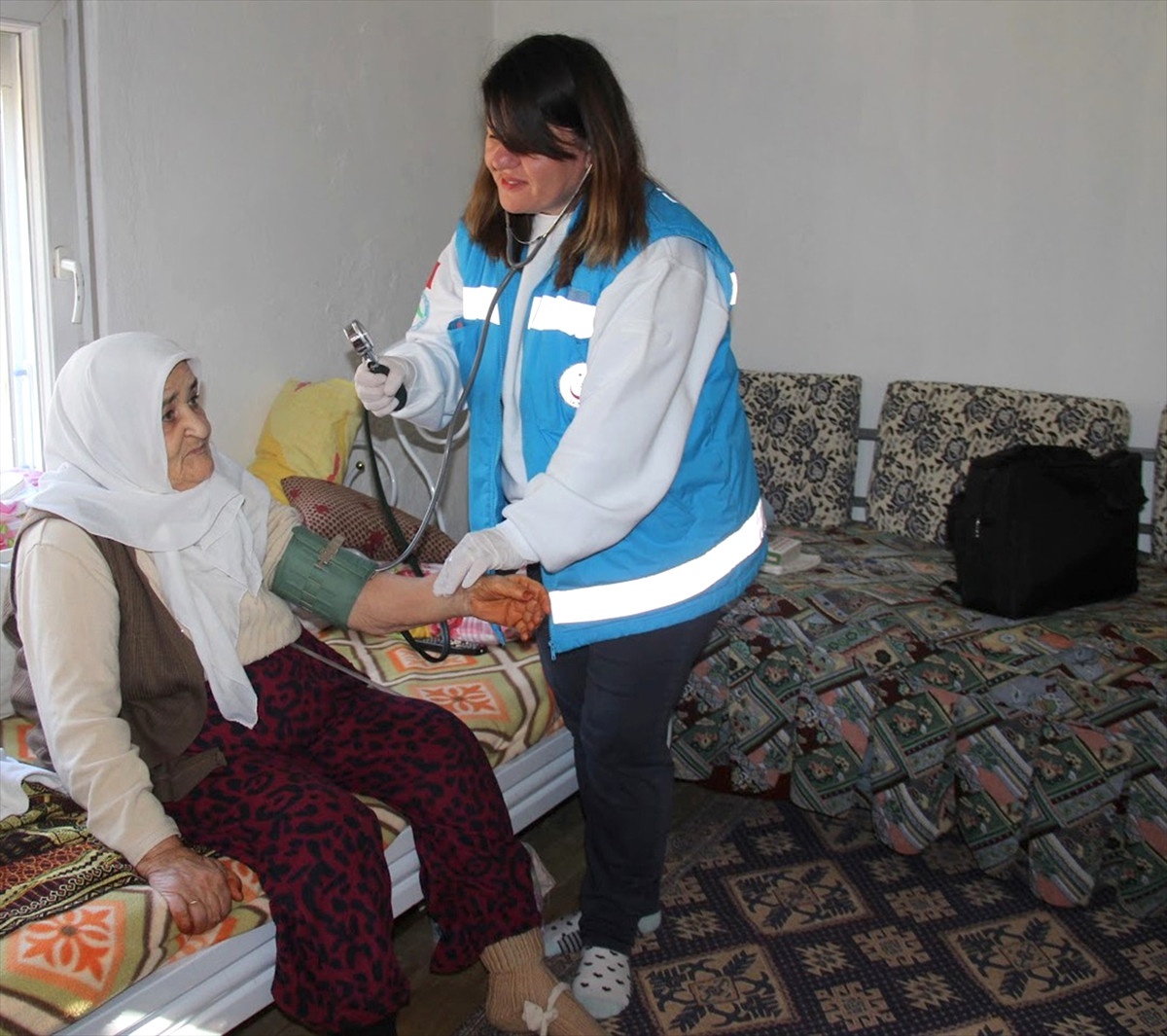 Finike\'de 236 Hastaya Evde Sağlık Hizmeti Verildi