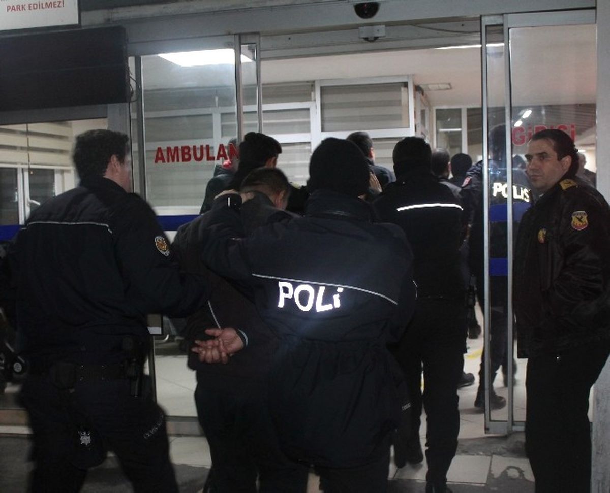 Gaziosmanpaşa\'da Uyuşturucu Operasyonunda Gözaltına Alınan 36 Şüpheli Adliyeye Sevk Edildi