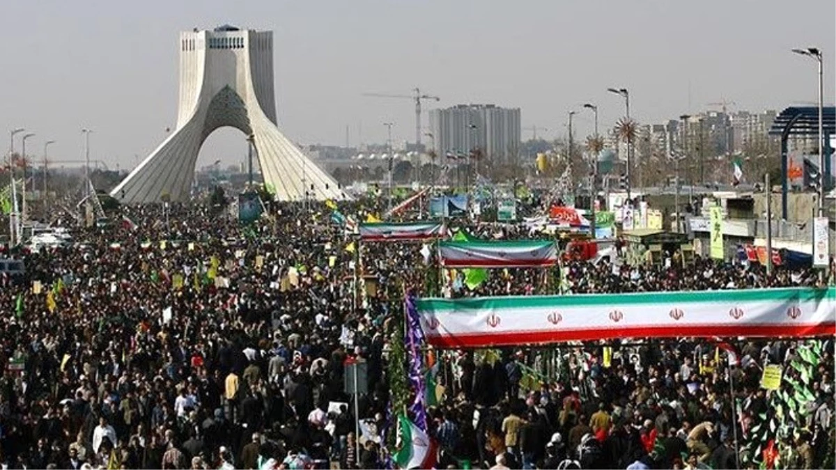 İran\'da İslam Devrimi\'nin 38. Yıl Dönümü Kutlanıyor