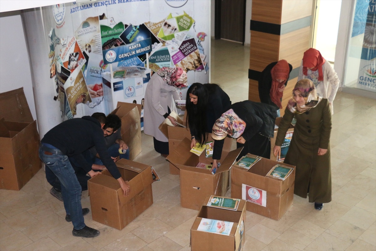 Kahtalı Gençler Köy Okulları İçin Kitap Topluyor