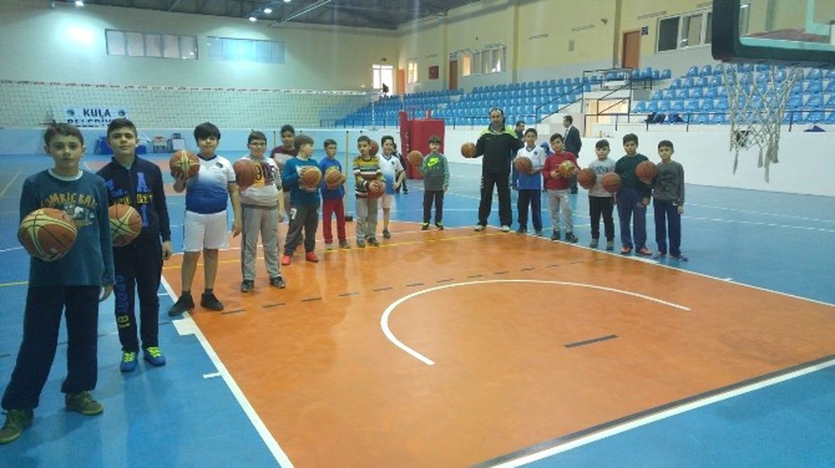 Kula\'da Basketbol Kursuna Yoğun İlgi