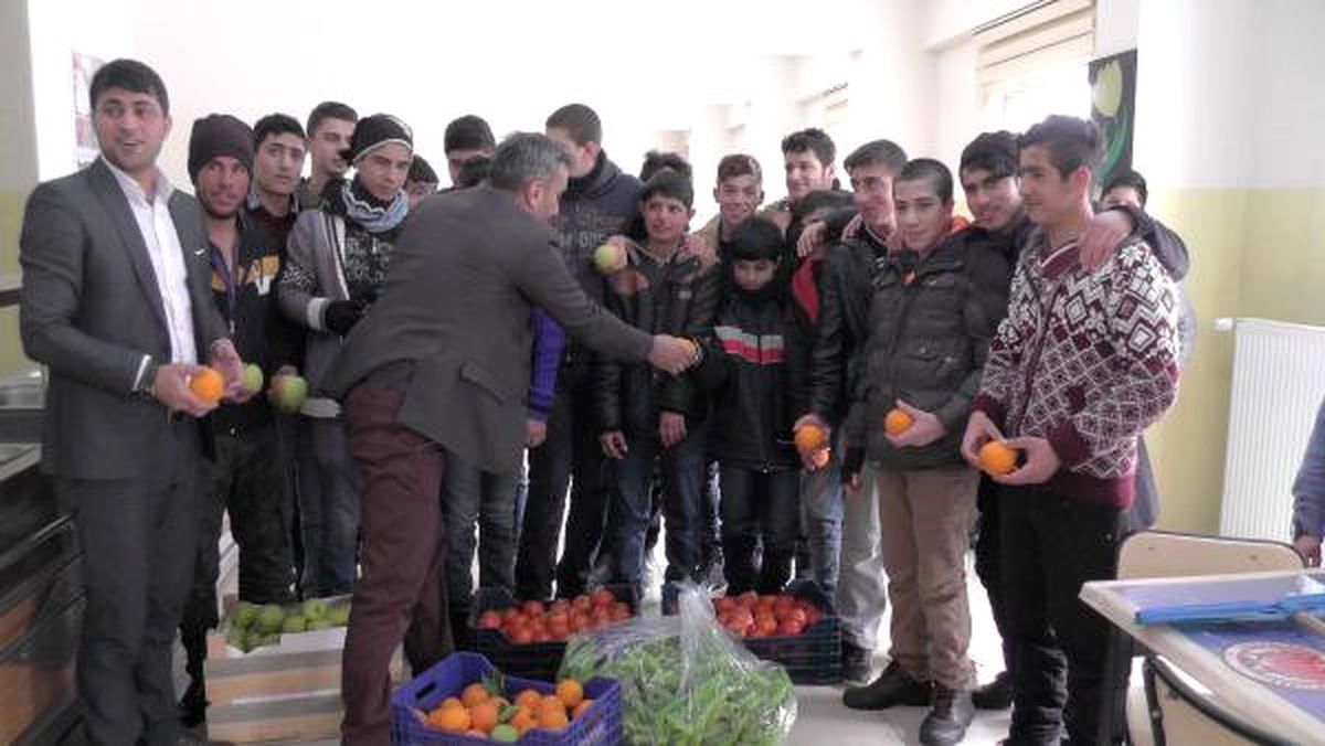 Kumluca\'dan Hasköylü Öğrencilere Portakallı Birlik Mesajı