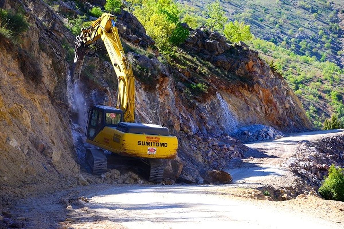 Malatya\'da 1 Yılda Bin 400 Km Yol Çalışması