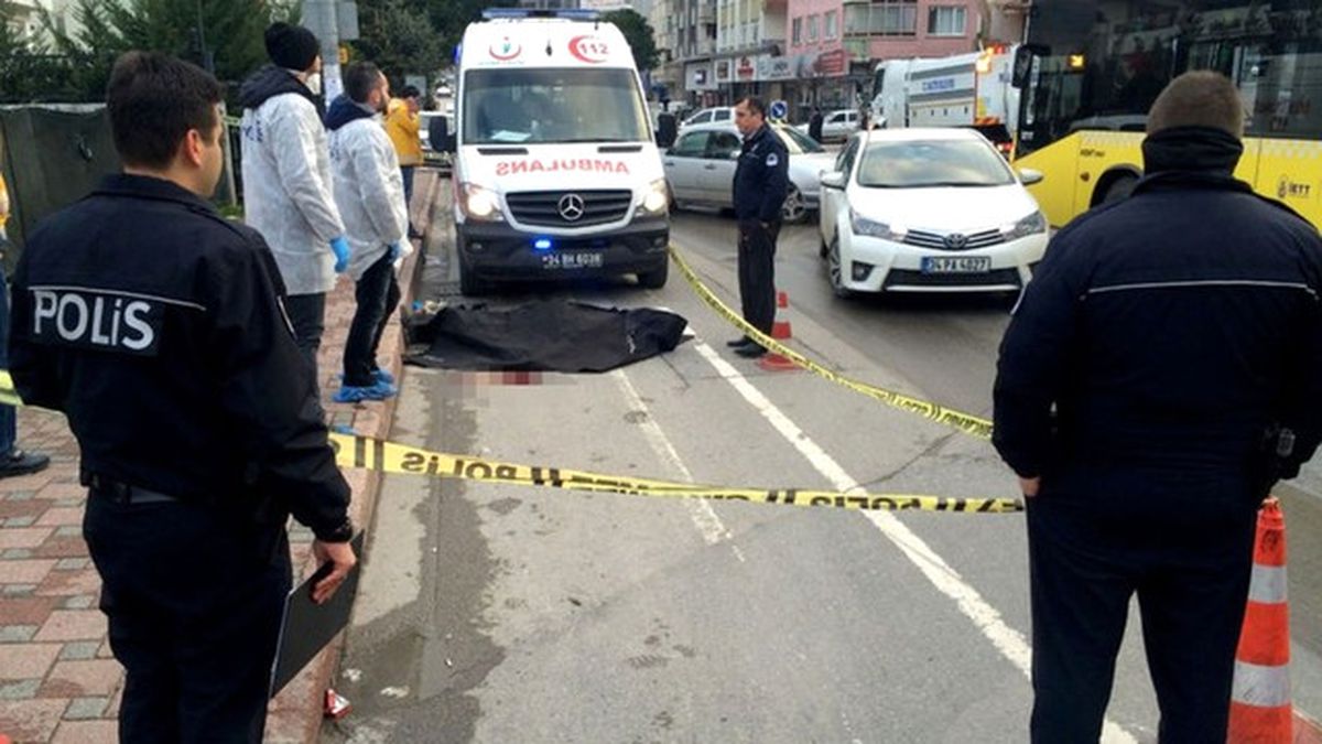 Maltepe\'de Yol Kenarında Ceset Bulundu