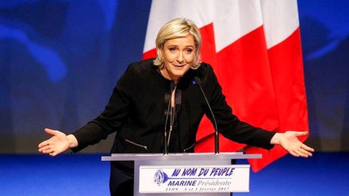 Marine Le Pen\'den Ülke Dışında Üretim Yapan Fransız Otomotivcilere Vergi Uyarısı