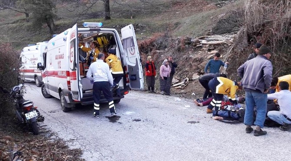 Milas\'ta İki Motosiklet Kafa Kafaya Çarpıştı: 2 Yaralı