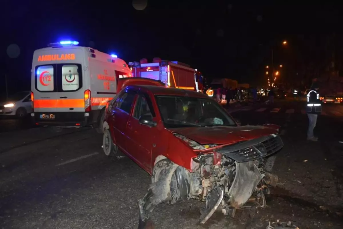 Ordu\'da Trafik Kazası Güvenlik Kamerasında