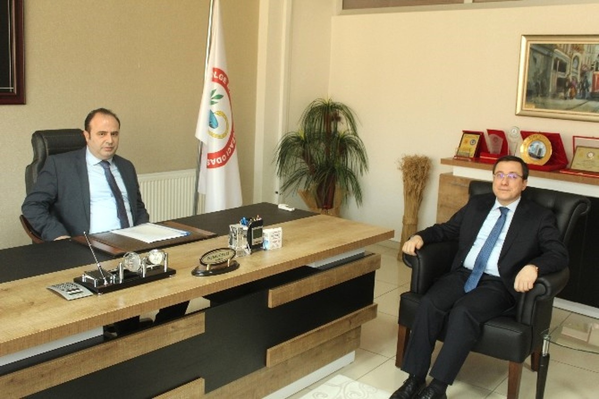 Rektör Kızılay Eczacılar Odasını Ziyaret Etti