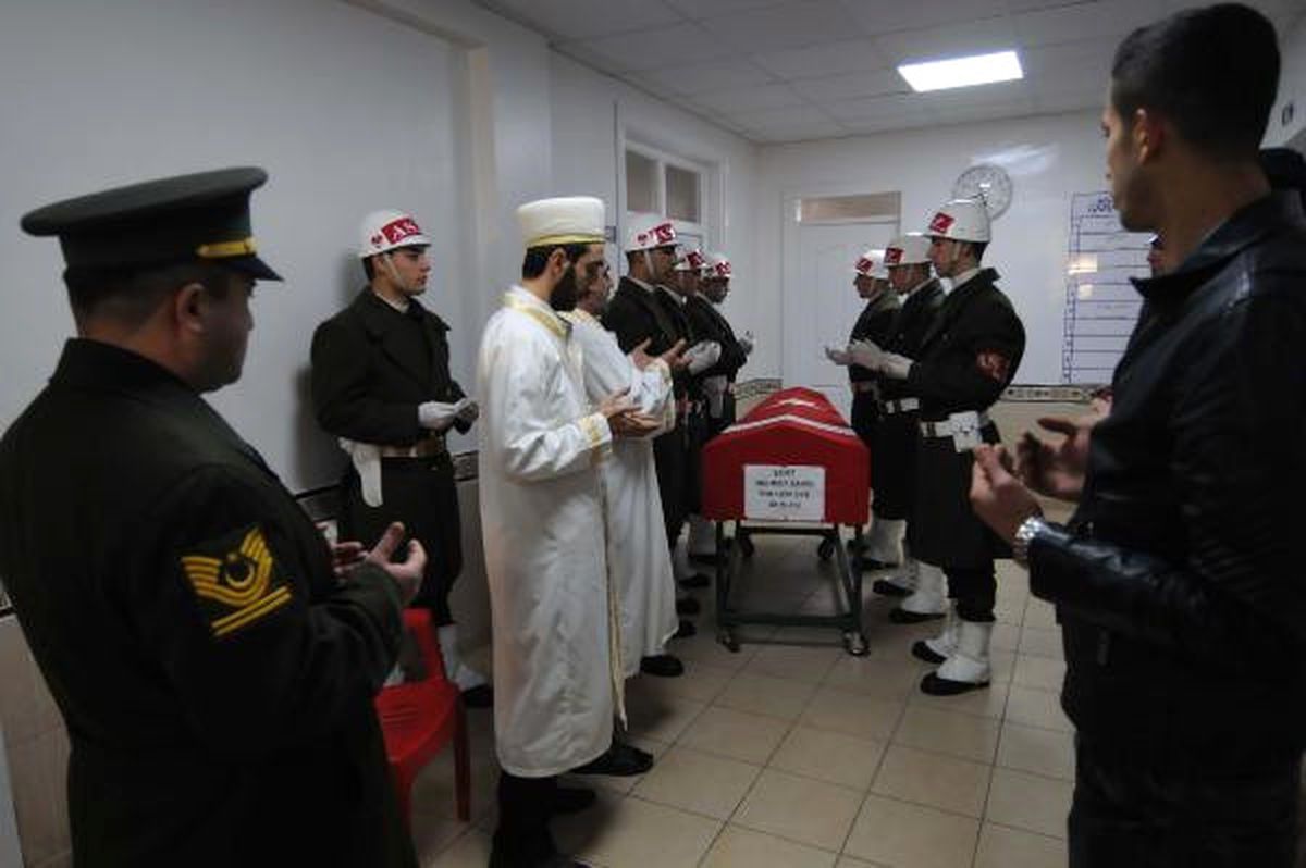Rus Jetinin Bombaladığı Binada Şehit Olan Uzman Çavuş Şahin\'e Uğurlama Töreni