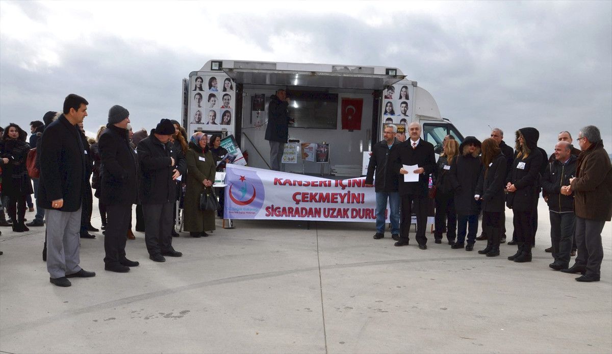 Sinop\'ta "Kanseri İçinize Çekmeyin" Yürüyüşü Düzenlendi