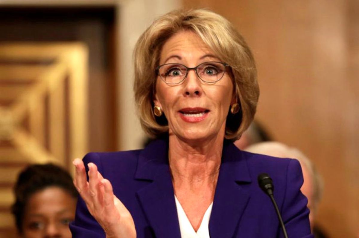 ABD Eğitim Bakanı Devos\'un Okul Ziyaretine Protesto Engeli