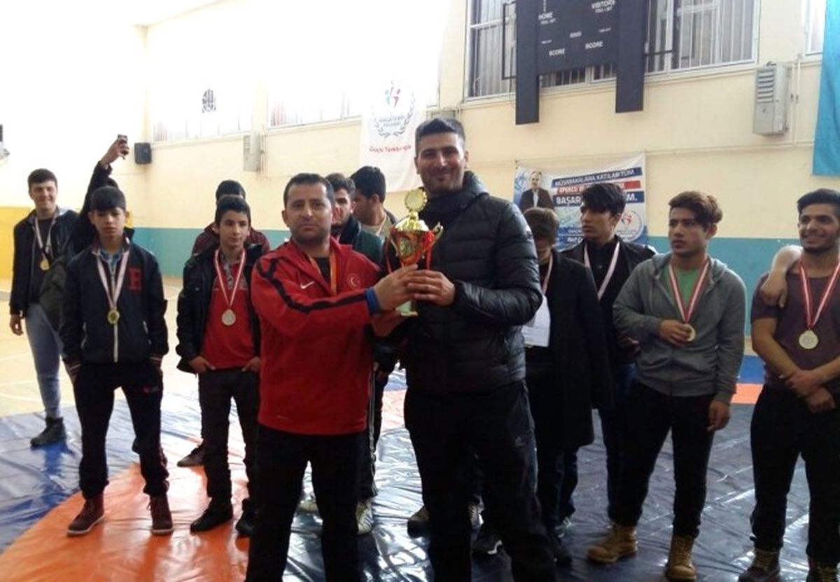 Adilcevaz Anadolu İmam Hatip Lisesi İl Birincisi Oldu