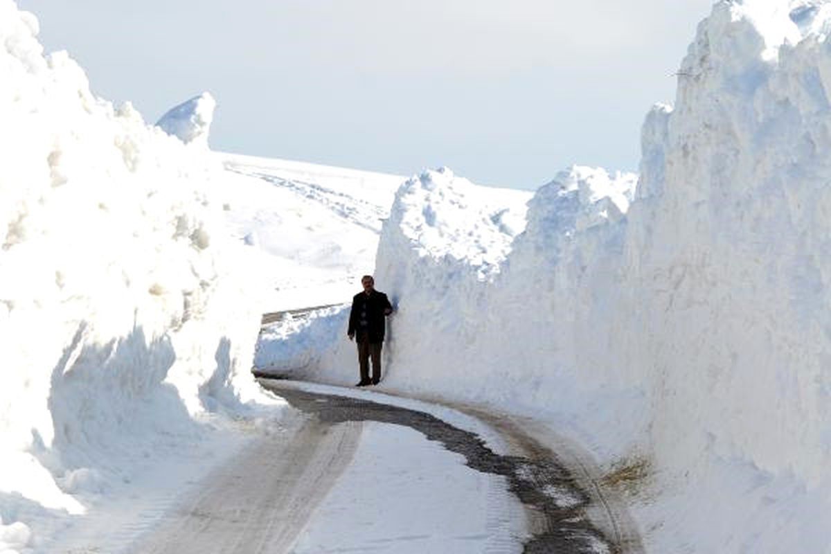 Ahlat\'ta 26 Köy Yolu Ulaşıma Açıldı (2)