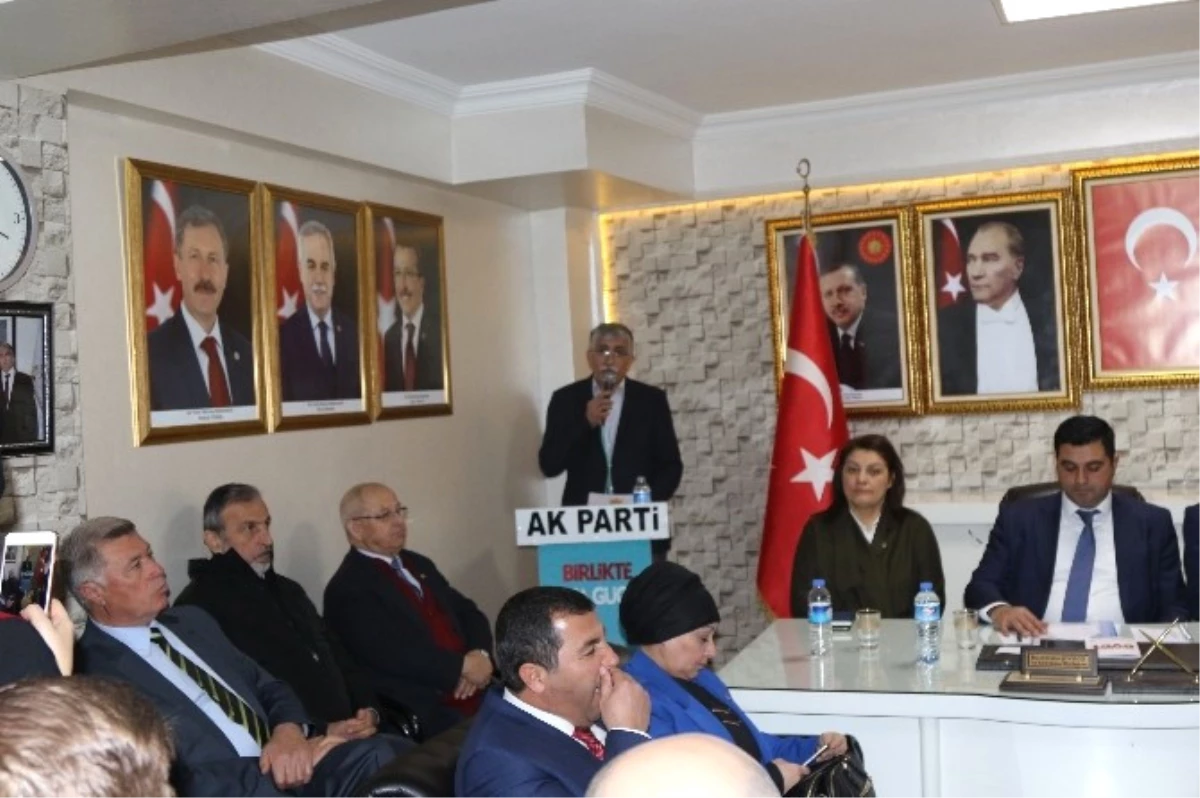 AK Parti Akhisar İlçe Teşkilatı Toplandı