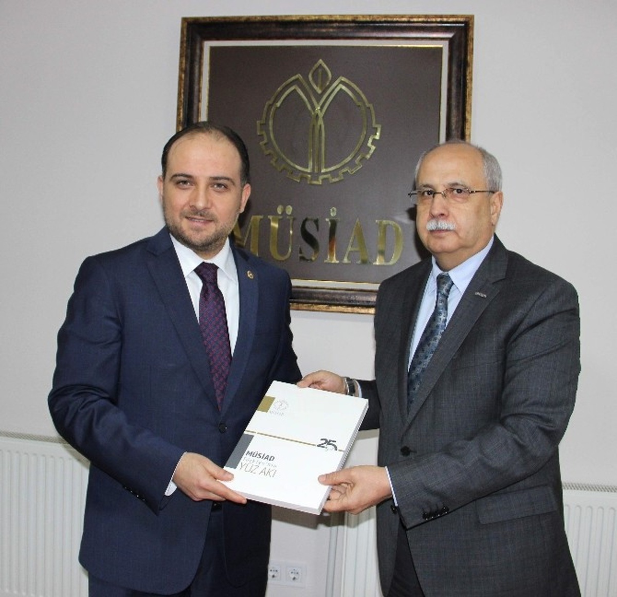 AK Parti\'li Baybatur\'dan Müsiad\'a Ziyaret