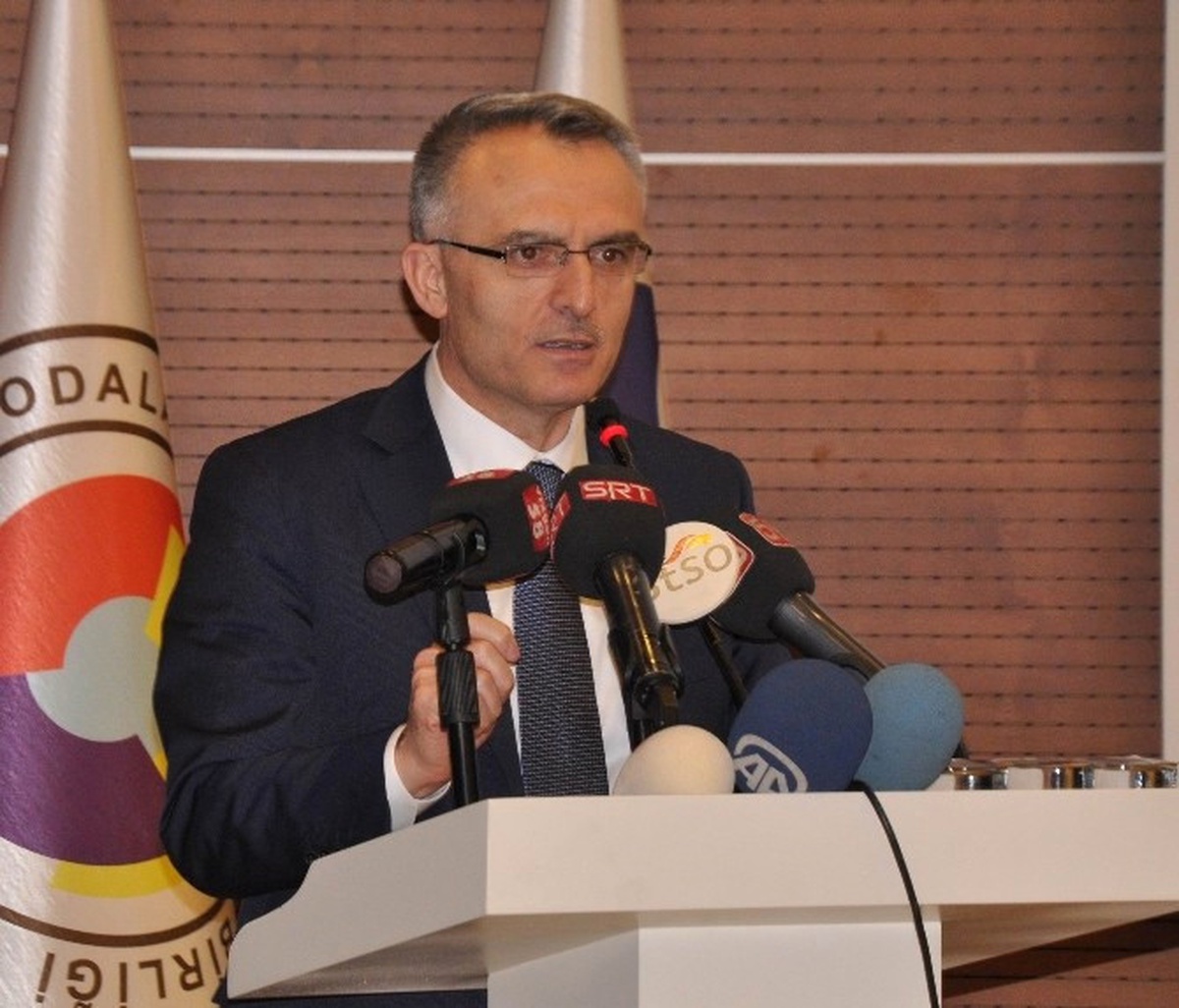 Bakan Ağbal: "Siyasi Belirsizlik Yatırımcıyı Etkiliyor"