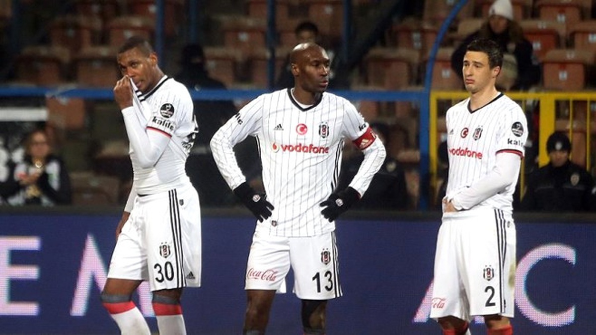 Beşiktaş\'ın Deplasman Kayıpları Artıyor