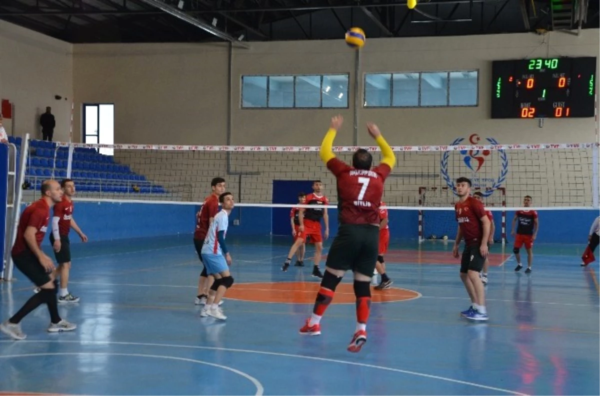 Bitlis Voleybolda Batman\'ı 3-0 Yendi