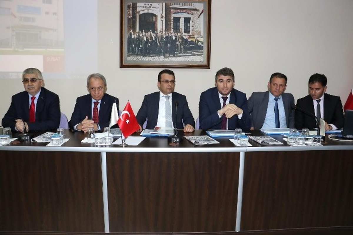Büyükşehir Belediyesi\'nde Kulalı Muhtarlarla Toplantı