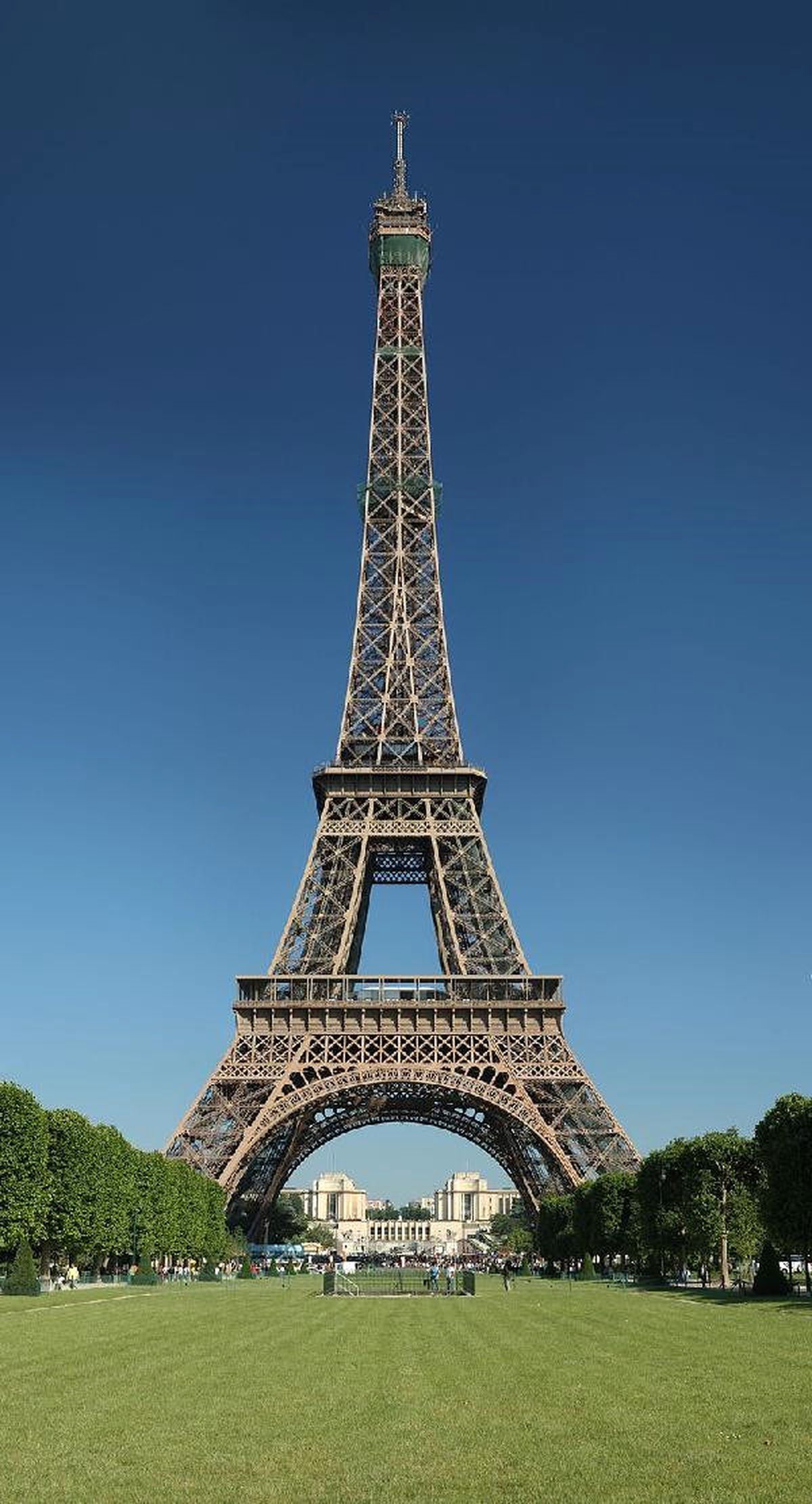 Eiffel Kulesi Kurşun Geçirmez Bir Cam Duvarla Kaplanacak